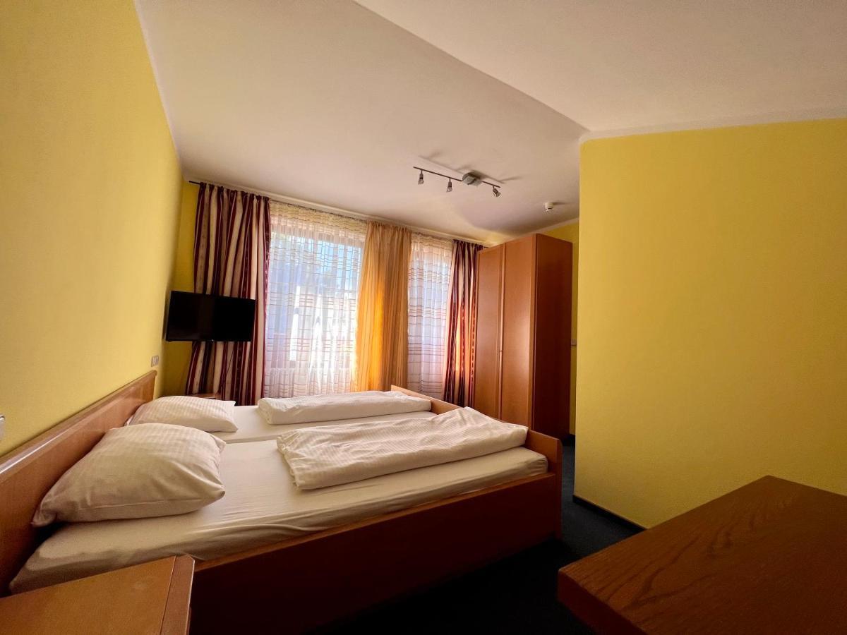 Hotel-Gasthof Deutschmeister Donauwörth Eksteriør billede